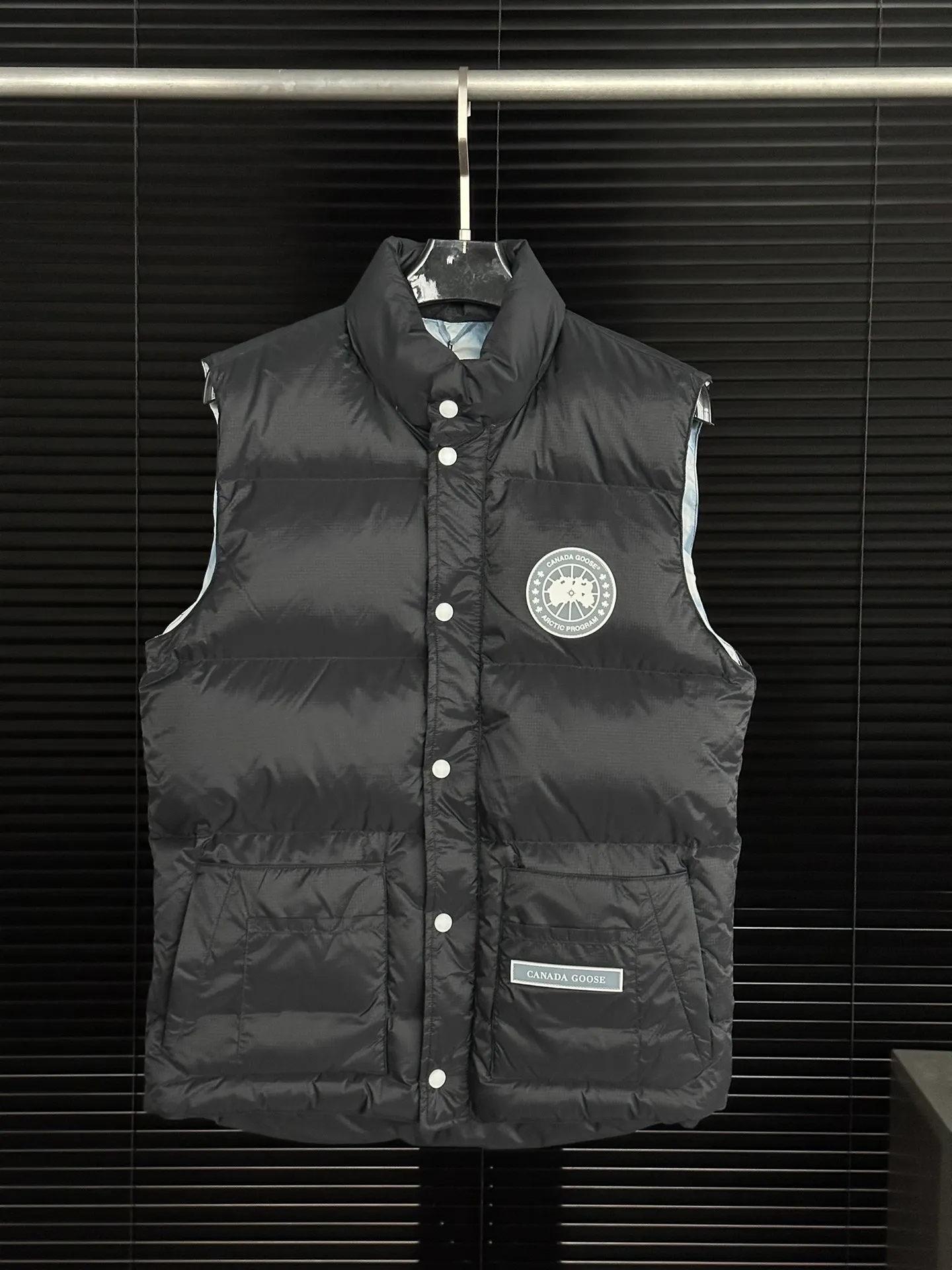 P400 【𝗖𝗮𝗻𝗮𝗱𝗮𝗴𝗼𝗼𝘀𝗲】/Canada Goose/White Label Glacier Down Vest/Black
